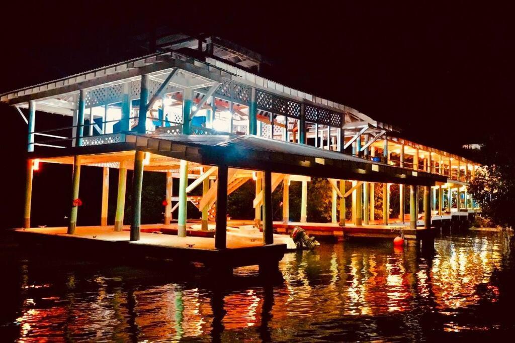 The Dock Resort Over Water Retreat West End Eksteriør billede